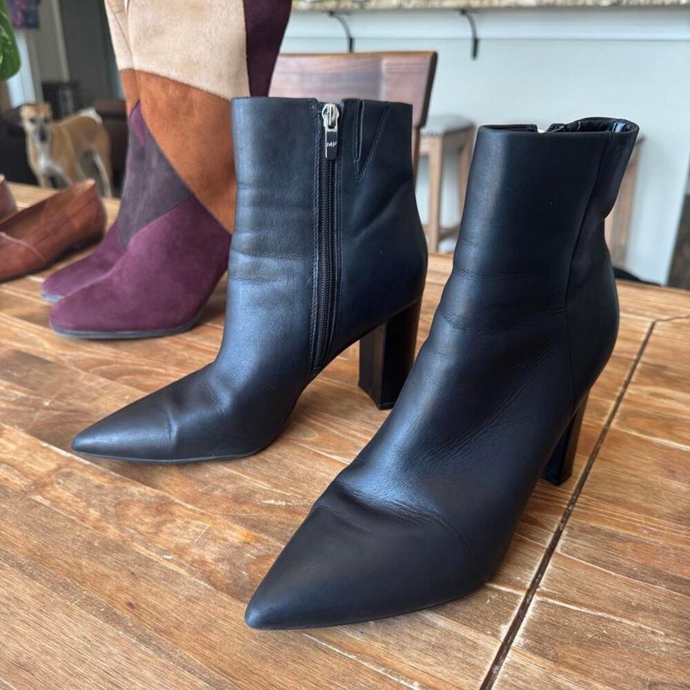 Marc fisher black leather ankle boots with sharp pointed toe